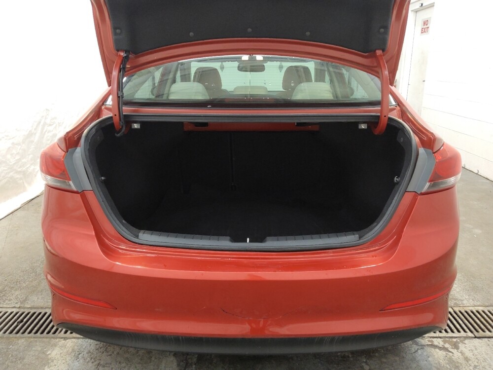 2018 Hyundai Elantra in Fairfield, OH 45014 - 18118892 29
