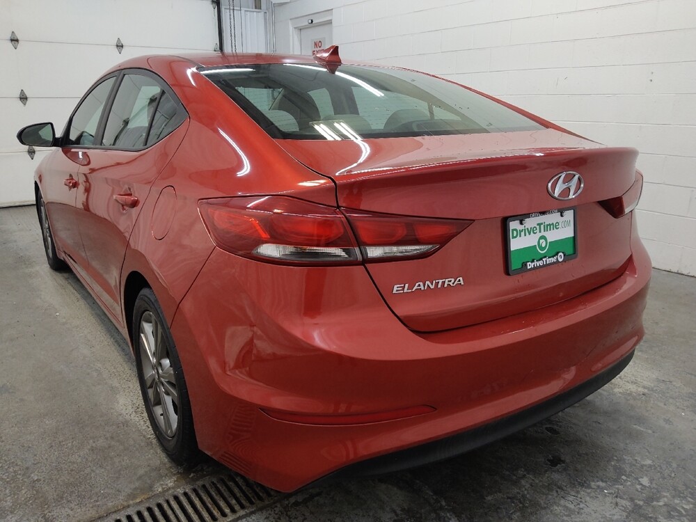 2018 Hyundai Elantra in Fairfield, OH 45014 - 18118892 5