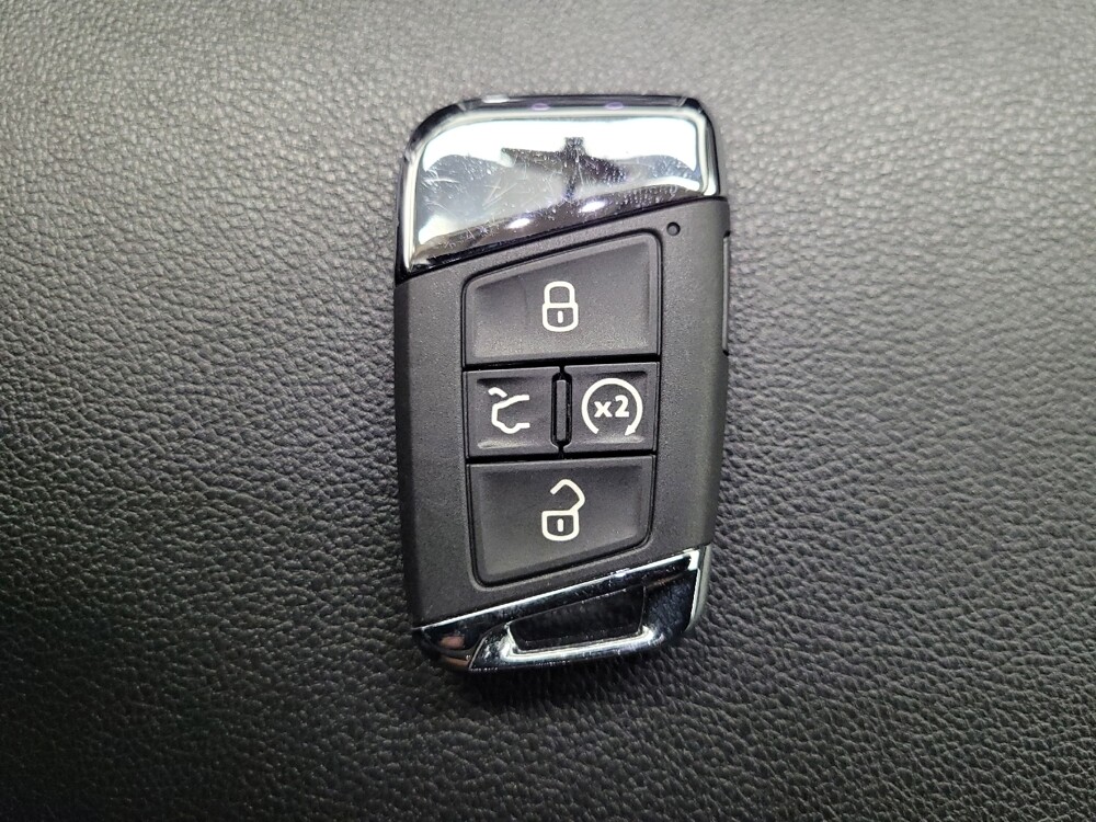 2021 Volkswagen Atlas in Las Vegas, NV 89104 - 18118896 32