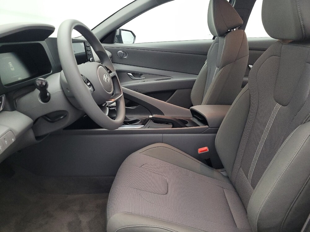 2025 Hyundai Elantra in Sanford, FL 32773 - 18118918 17
