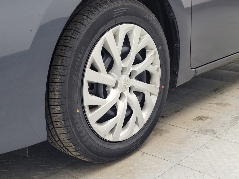 2018 Toyota Corolla in Huntsville, AL 35816 - 18118949 31