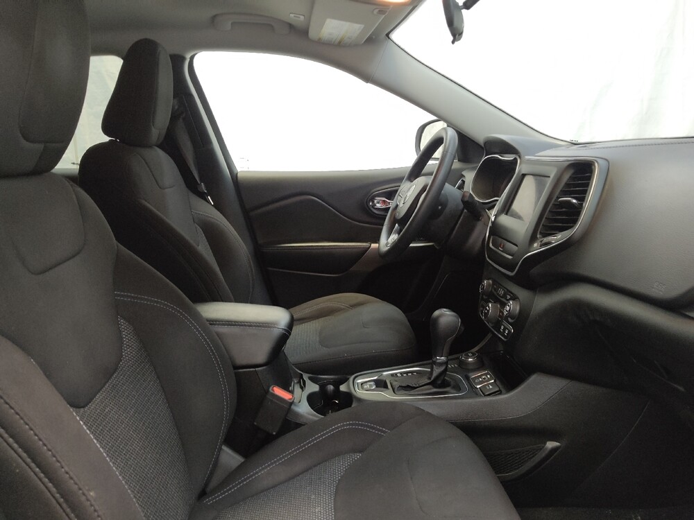 2019 Jeep Cherokee in Fairfield, OH 45014 - 18118971 21