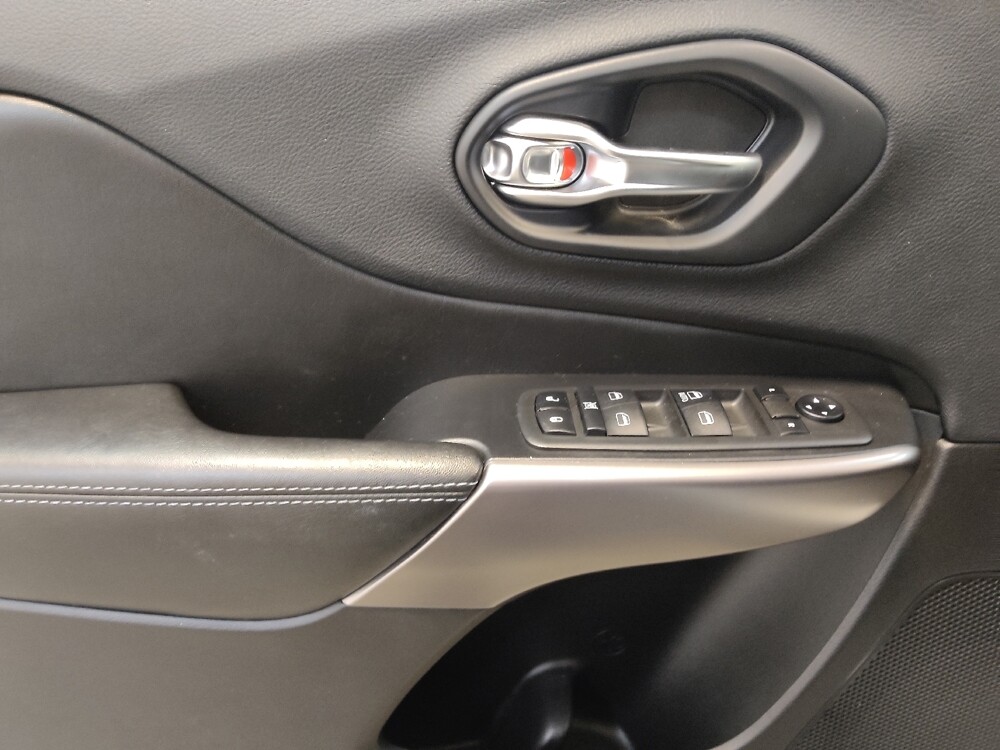 2019 Jeep Cherokee in Fairfield, OH 45014 - 18118971 27