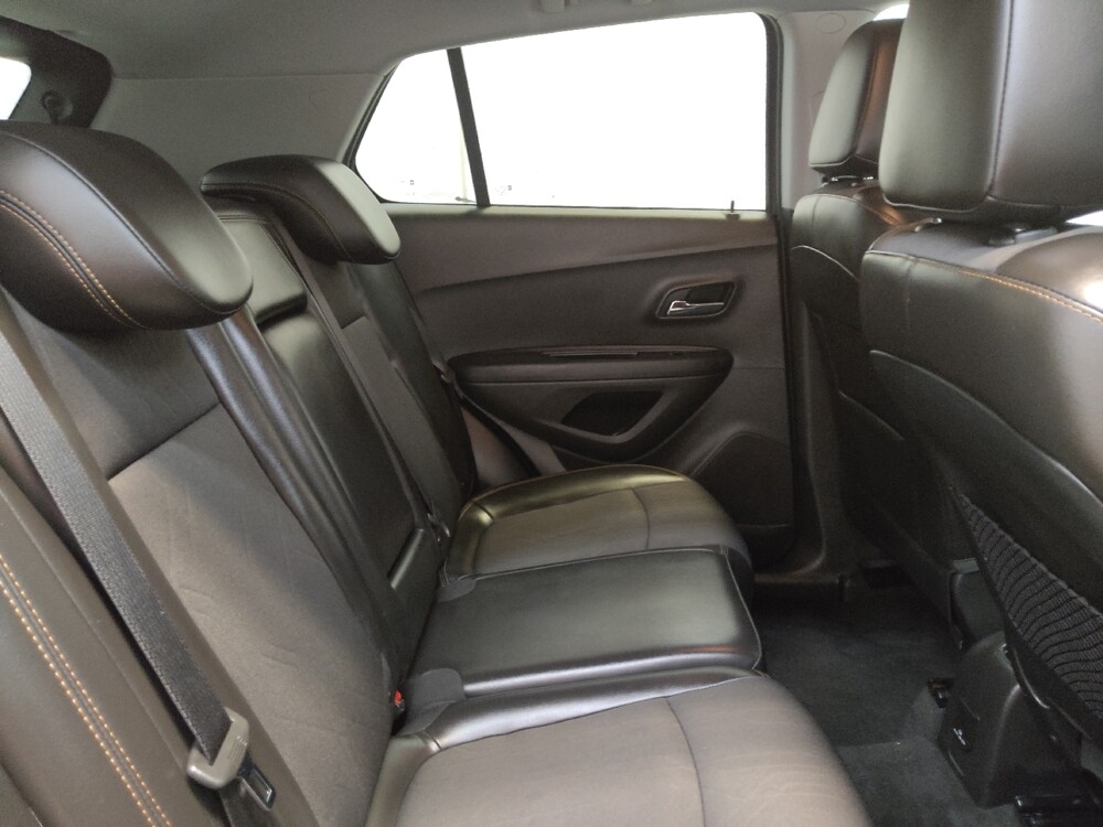 2018 Chevrolet Trax in Fairfield, OH 45014 - 18118973 19