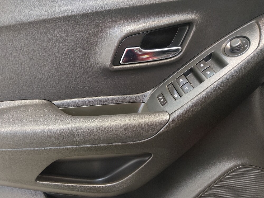 2018 Chevrolet Trax in Fairfield, OH 45014 - 18118973 27