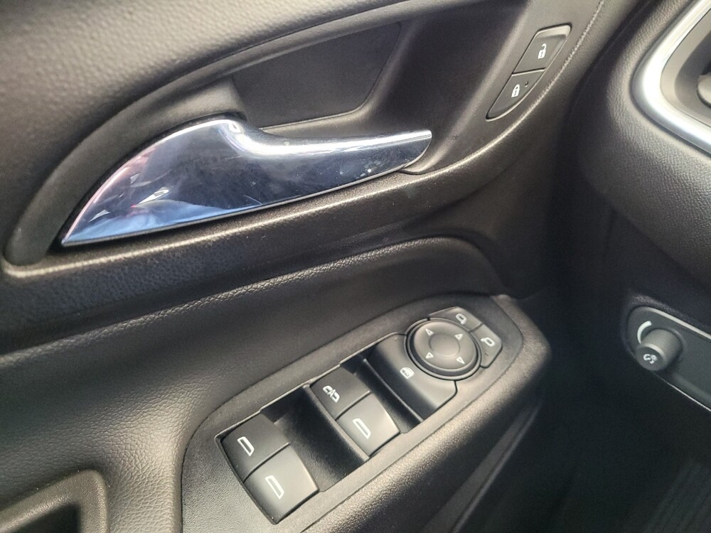 2019 Chevrolet Equinox in Taylor, MI 48180 - 18118974 27