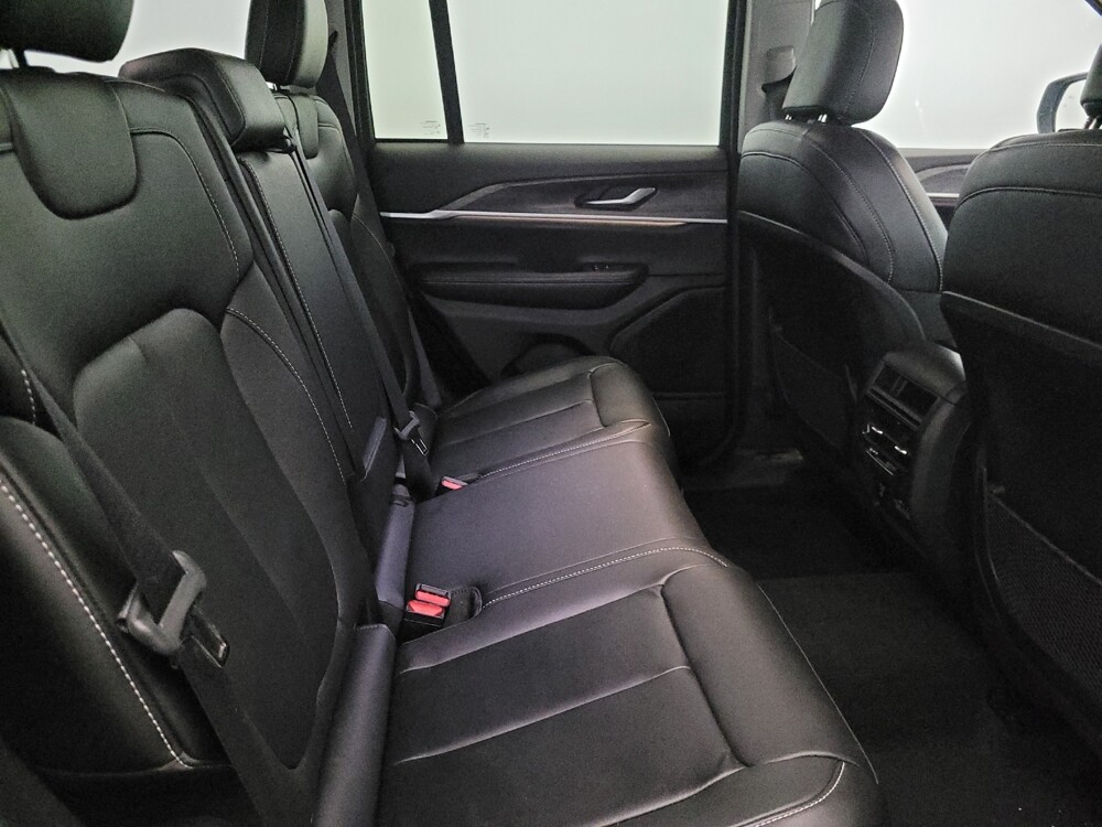 2023 Jeep Grand Cherokee in Pittsburgh, PA 15237 - 18119004 19