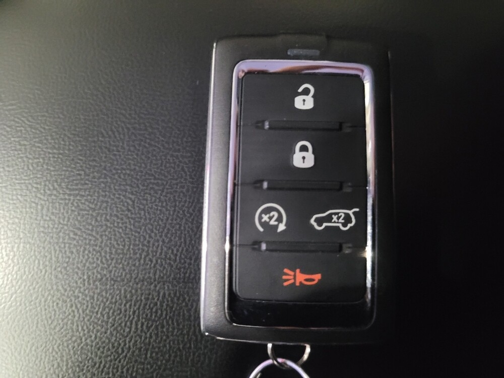 2023 Jeep Grand Cherokee in Pittsburgh, PA 15237 - 18119004 32