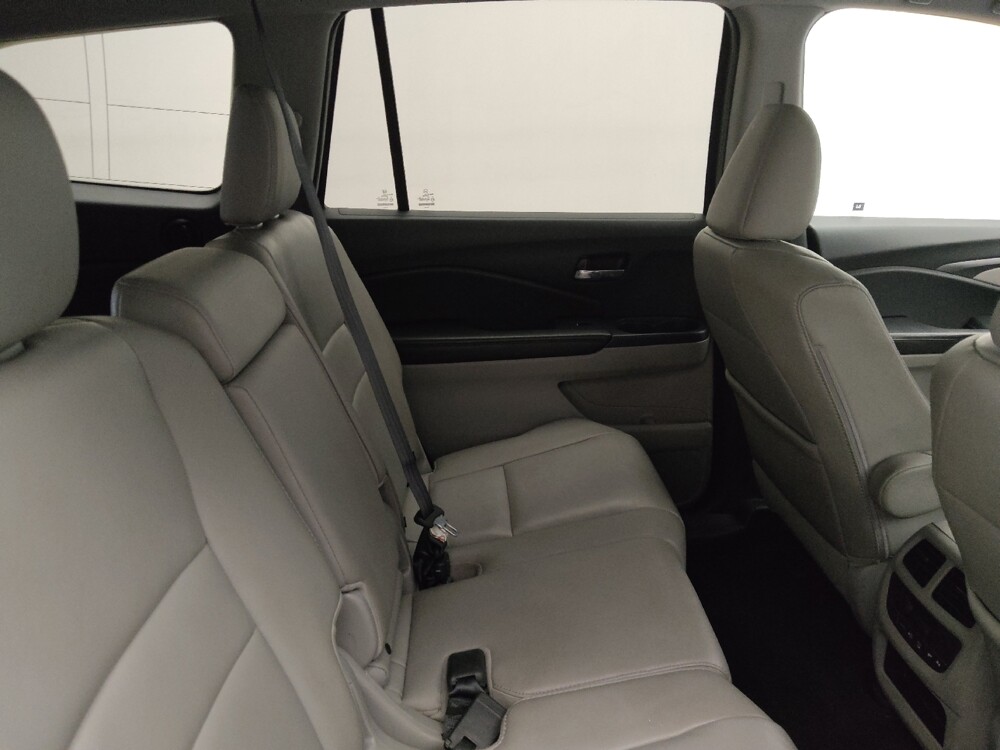 2017 Honda Pilot in Midlothian, IL 60445 - 18119035 19