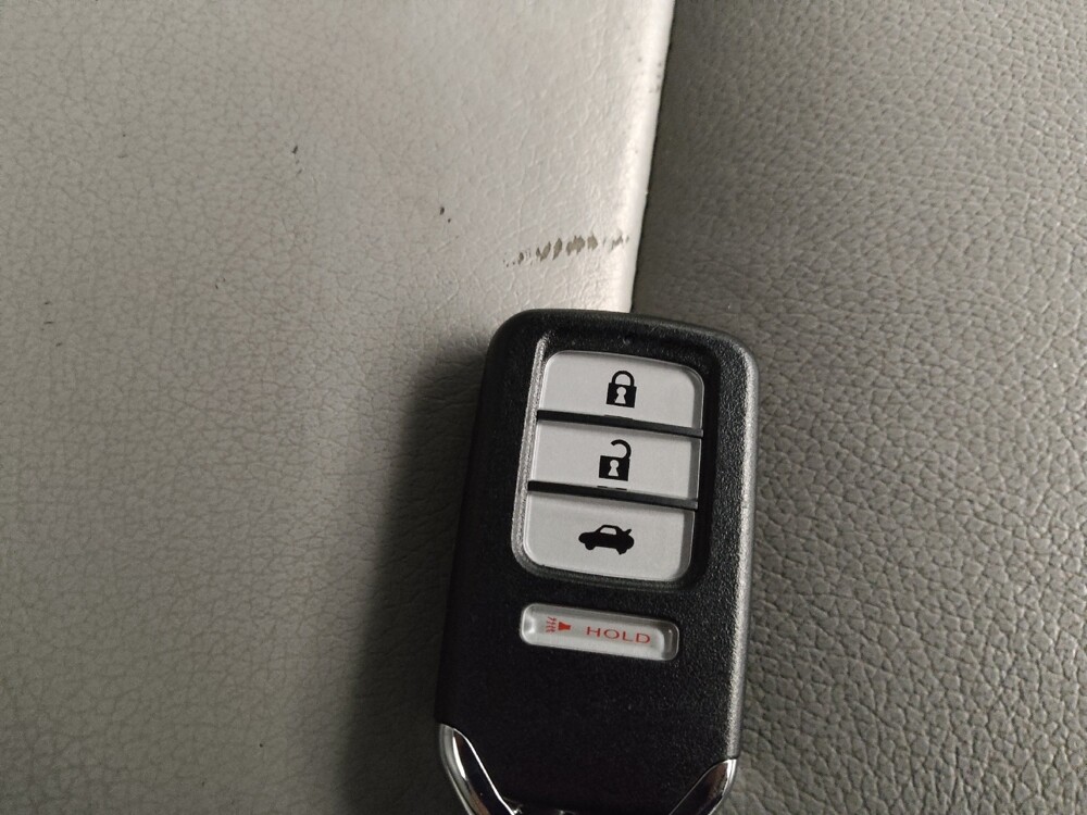 2017 Honda Pilot in Midlothian, IL 60445 - 18119035 32