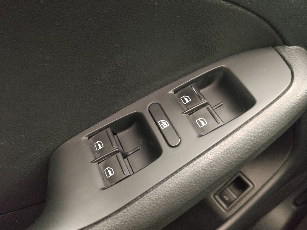 2015 Volkswagen Jetta in Lombard, IL 60148 - 18119037 27