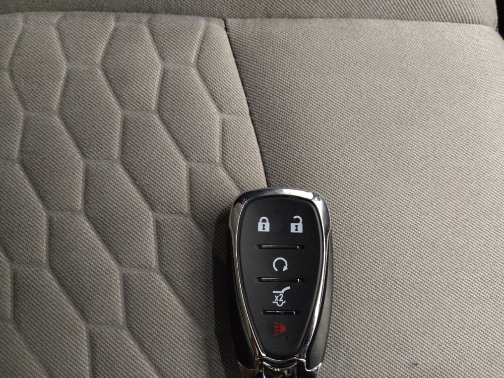 2019 Chevrolet Equinox in Midlothian, IL 60445 - 18119040 32