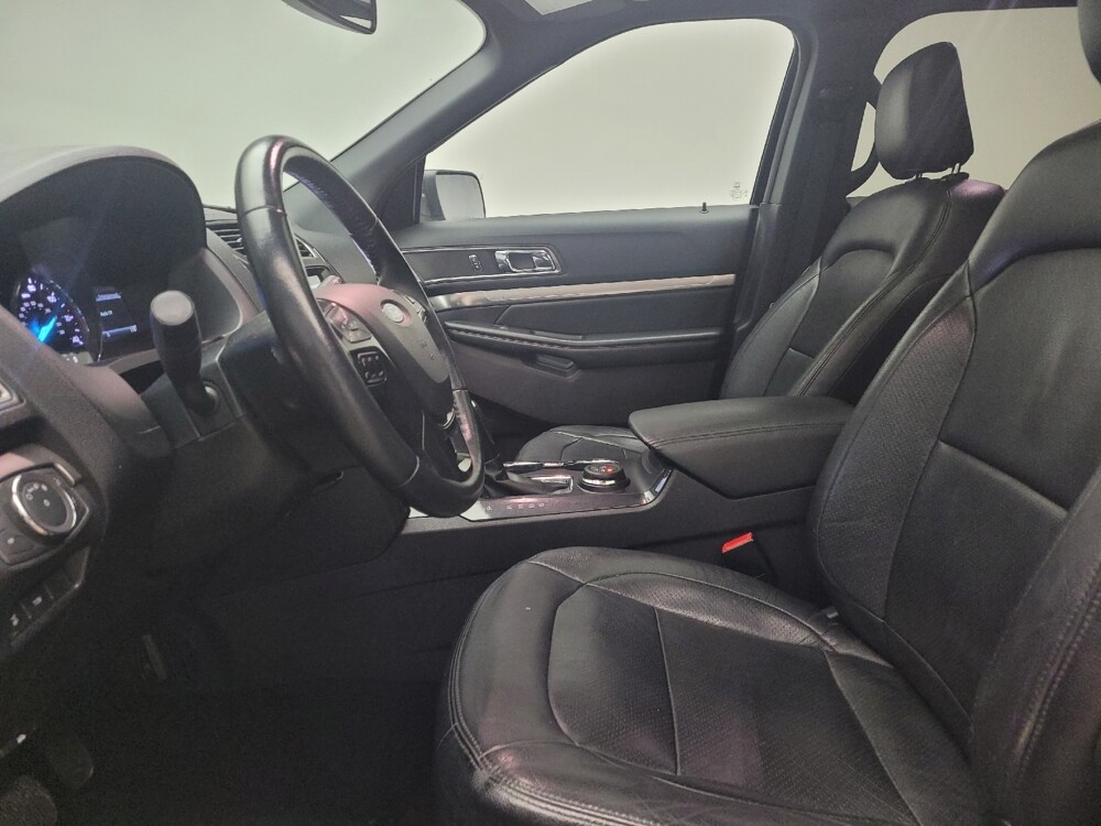 2019 Ford Explorer in Taylor, MI 48180 - 18119046 17