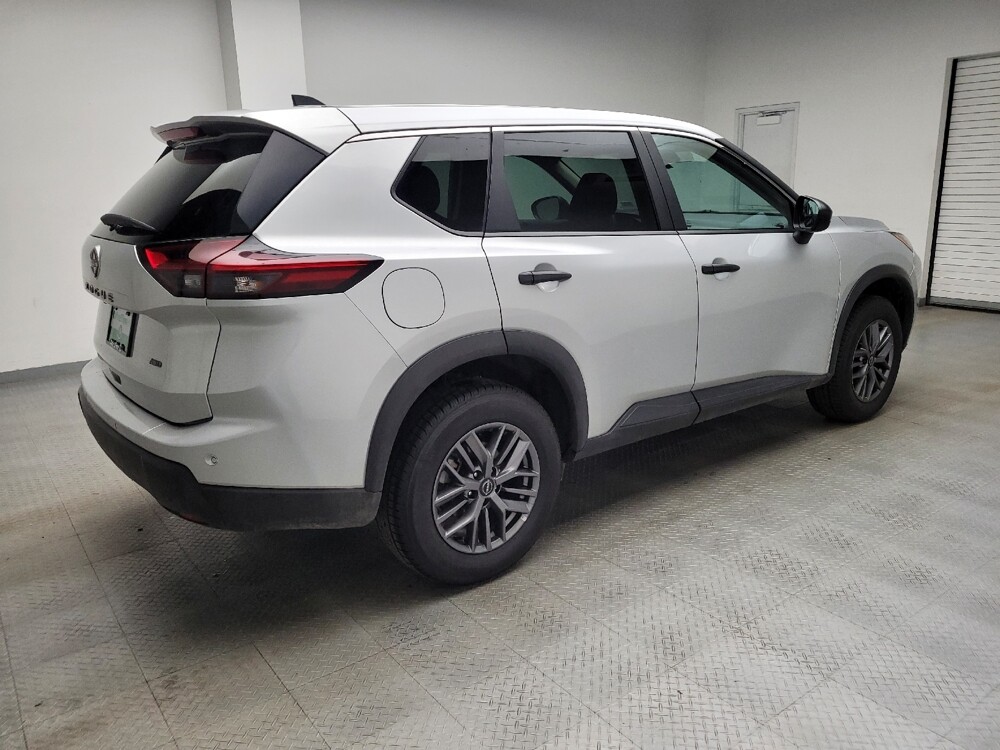 2024 Nissan Rogue in Taylor, MI 48180 - 18119047 10