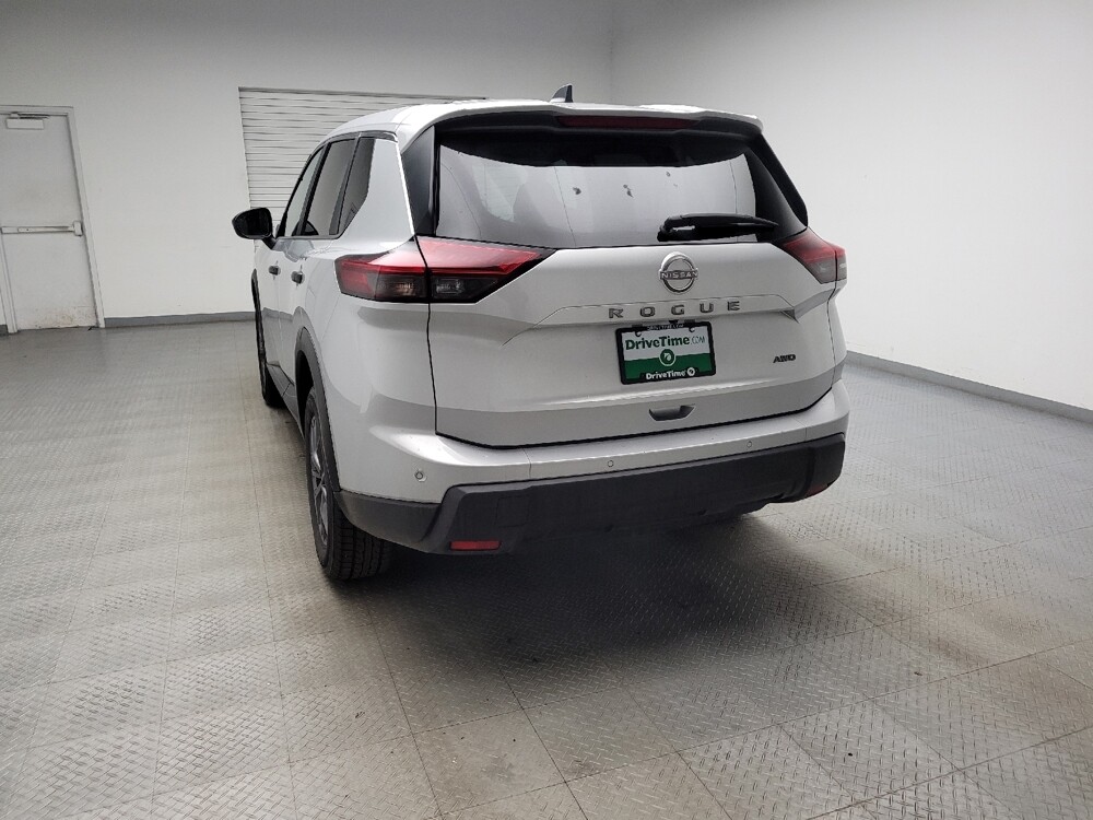 2024 Nissan Rogue in Taylor, MI 48180 - 18119047 6