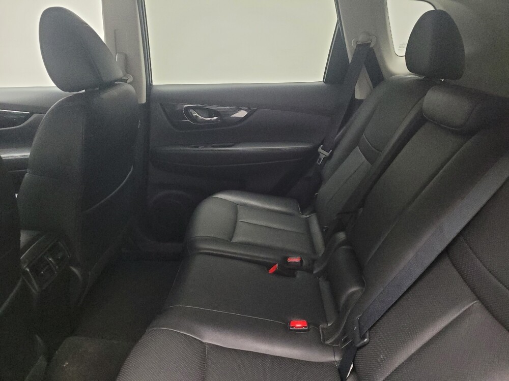 2017 Nissan Rogue in Taylor, MI 48180 - 18119049 18