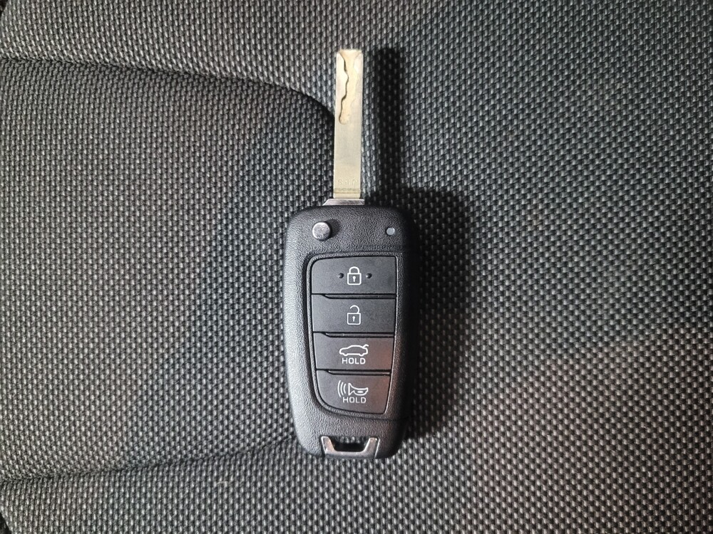 2025 Hyundai Elantra in Conyers, GA 30094 - 18119058 32