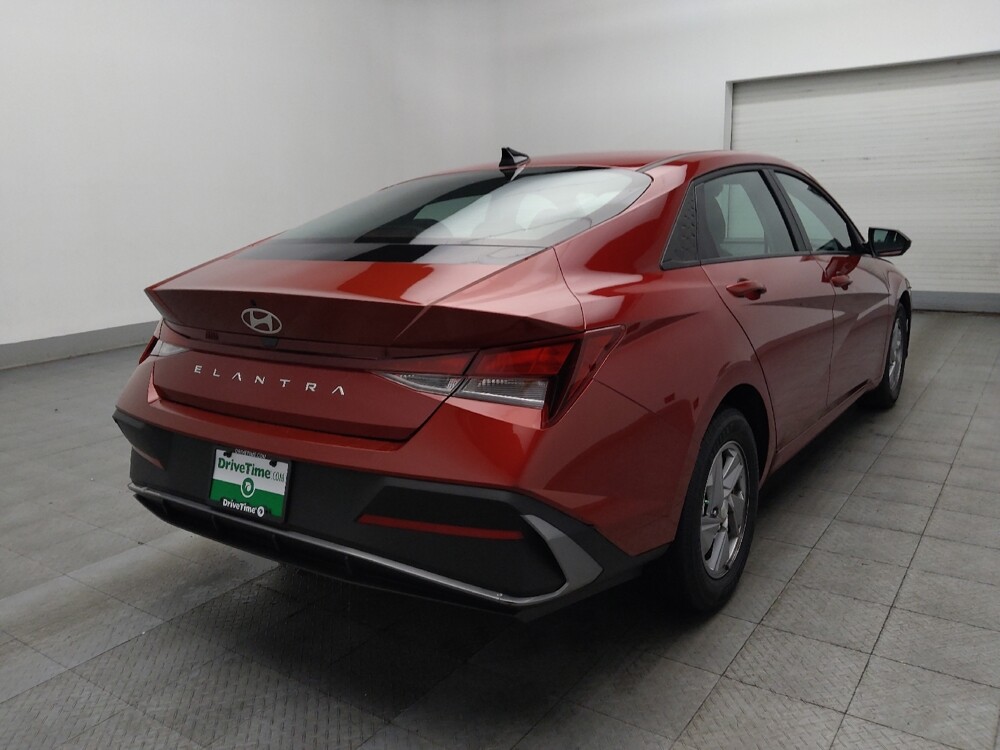 2025 Hyundai Elantra in Conyers, GA 30094 - 18119058 9