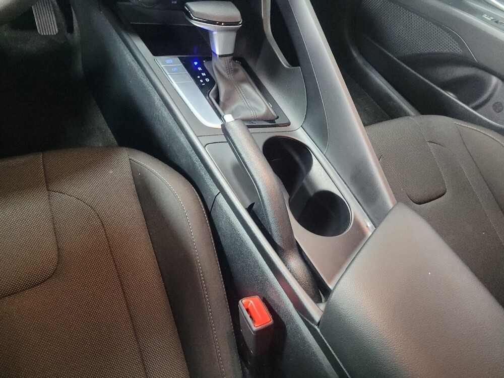 2025 Hyundai Elantra in Conyers, GA 30094 - 18119058 26