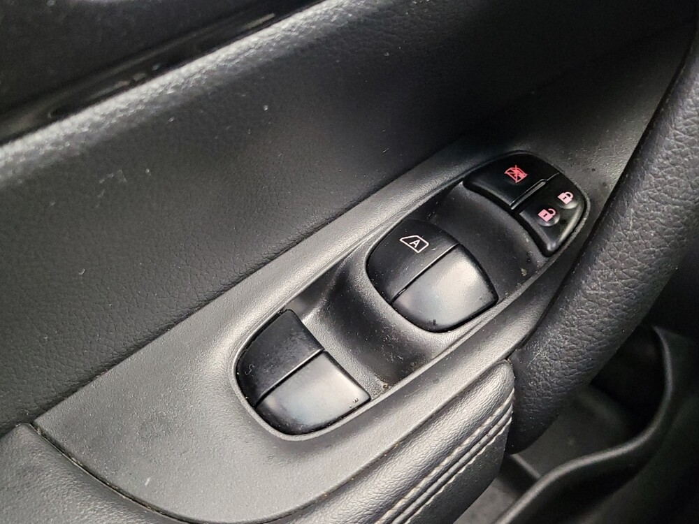 2018 Nissan Rogue in Cincinnati, OH 45255 - 18119064 27