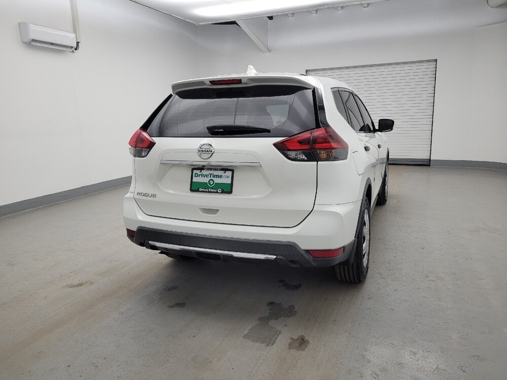 2018 Nissan Rogue in Cincinnati, OH 45255 - 18119064 7