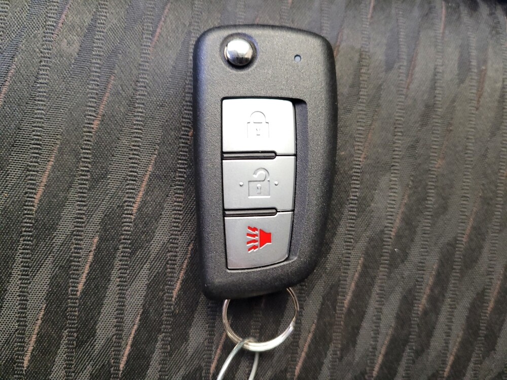 2018 Nissan Rogue in Cincinnati, OH 45255 - 18119064 32