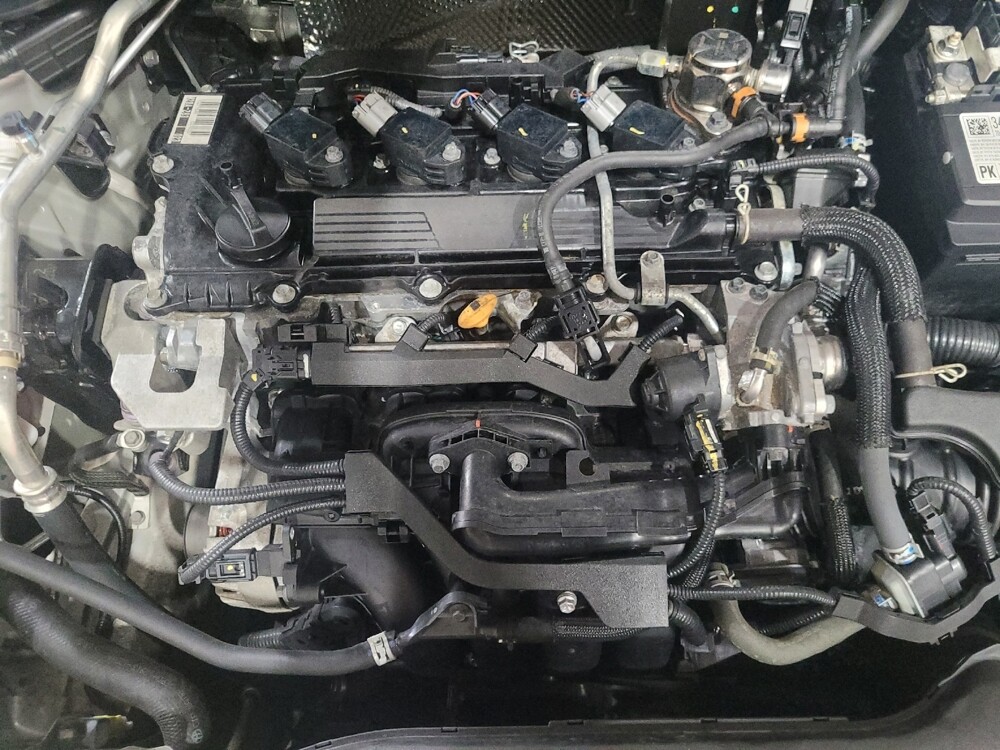 2024 Toyota Corolla in Pittsburgh, PA 15236 - 18119080 30