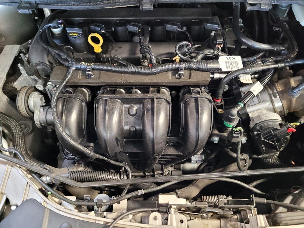 2018 Ford Escape in Downey, CA 90241 - 18119094 30