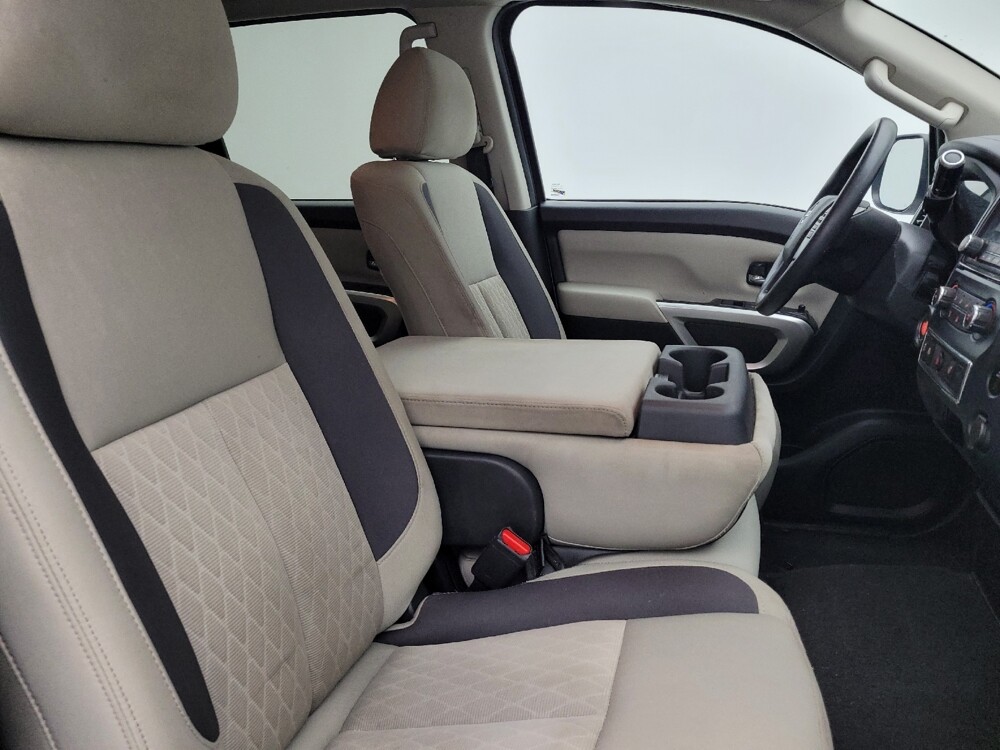 2022 Nissan Titan in Greensboro, NC 27407 - 18119127 21