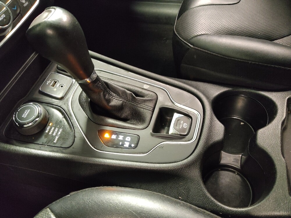 2022 Jeep Cherokee in Houston, TX 77074 - 18119156 26