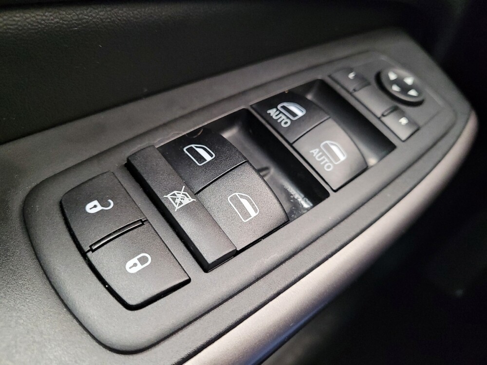 2019 Jeep Cherokee in Cincinnati, OH 45255 - 18119158 27