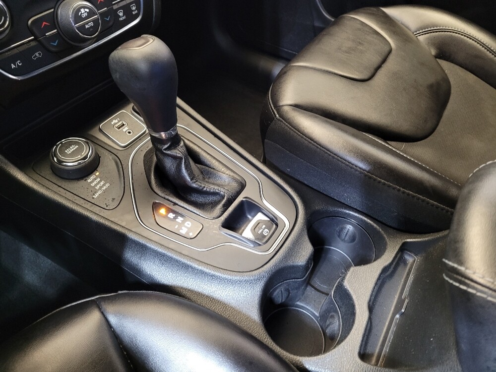 2019 Jeep Cherokee in Cincinnati, OH 45255 - 18119158 26