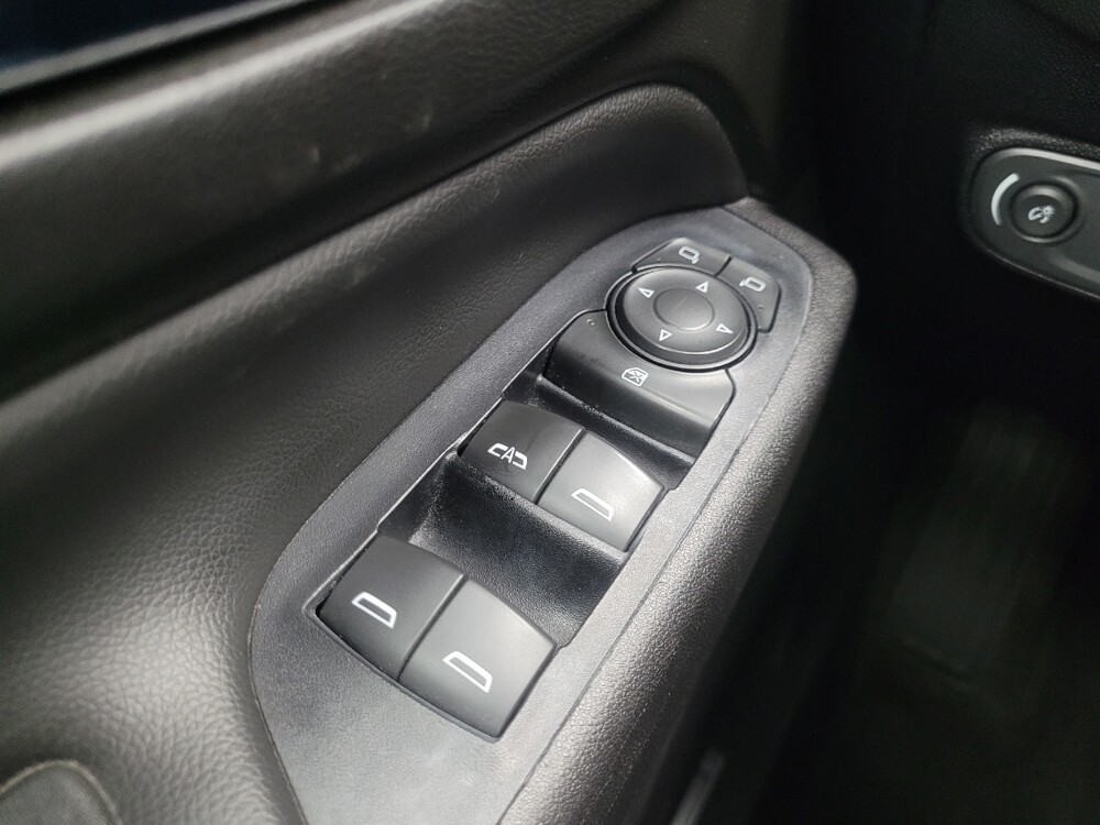 2019 Chevrolet Equinox in Indianapolis, IN 46222 - 18119181 27