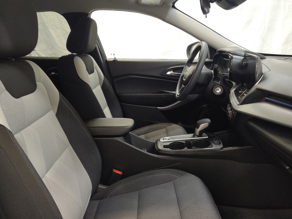 2025 Chevrolet Trax in Fairfield, OH 45014 - 18119209 21