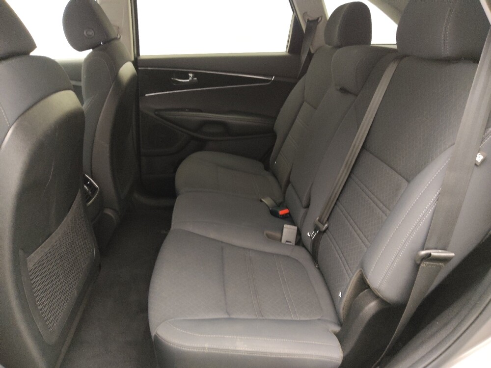 2018 Kia Sorento in Jacksonville, FL 32210 - 18119234 18