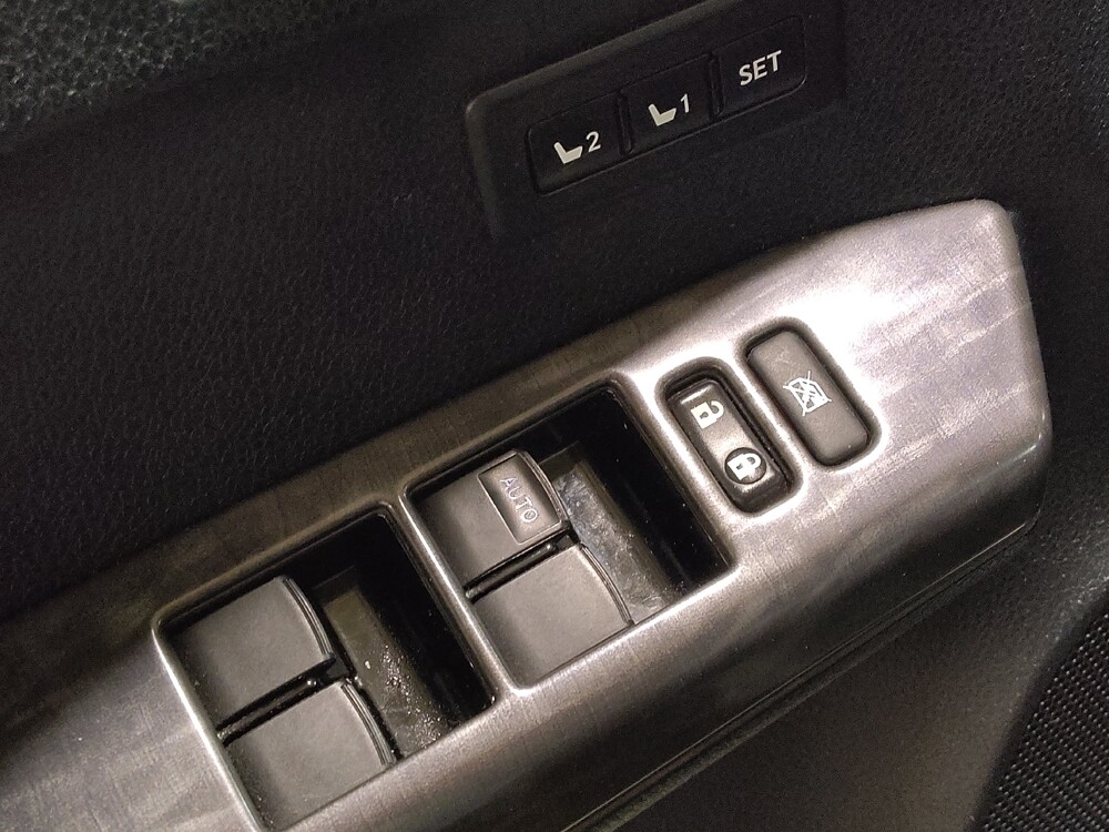 2018 Toyota RAV4 in Fort Worth, TX 76116 - 18119235 27