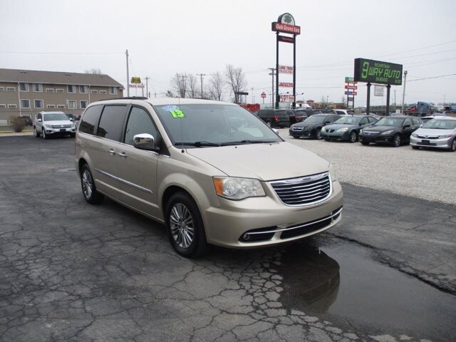 2013 Chrysler Town & Country in Oak Grove, MO 64075 - 18119241 3