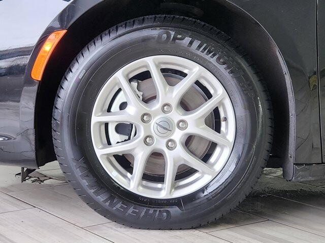 2024 Chrysler Pacifica in Cinnaminson, NJ 08077 - 18119244 9