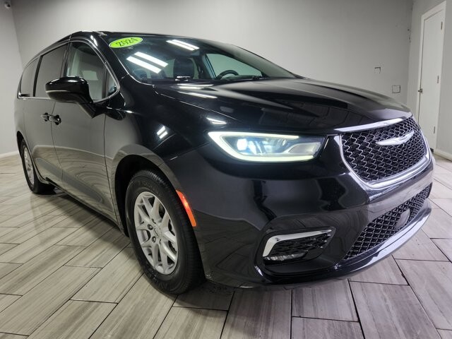 2024 Chrysler Pacifica in Cinnaminson, NJ 08077 - 18119244 7