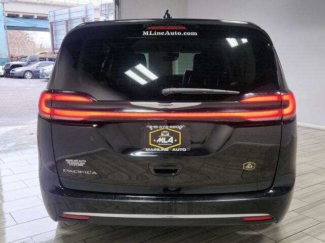 2024 Chrysler Pacifica in Cinnaminson, NJ 08077 - 18119244 4