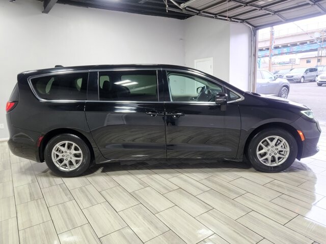 2024 Chrysler Pacifica in Cinnaminson, NJ 08077 - 18119244 6