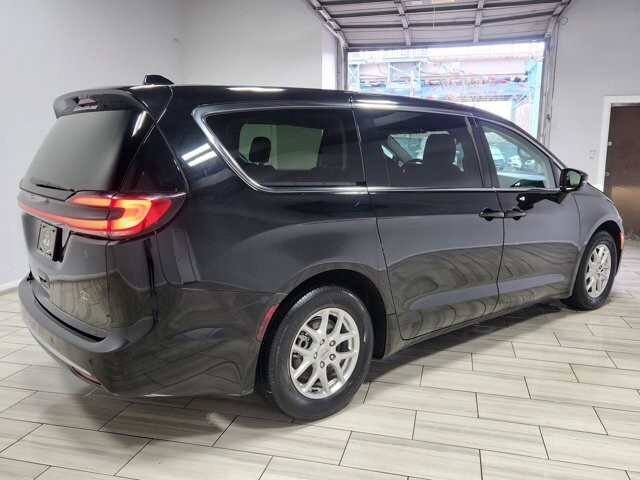 2024 Chrysler Pacifica in Cinnaminson, NJ 08077 - 18119244 5