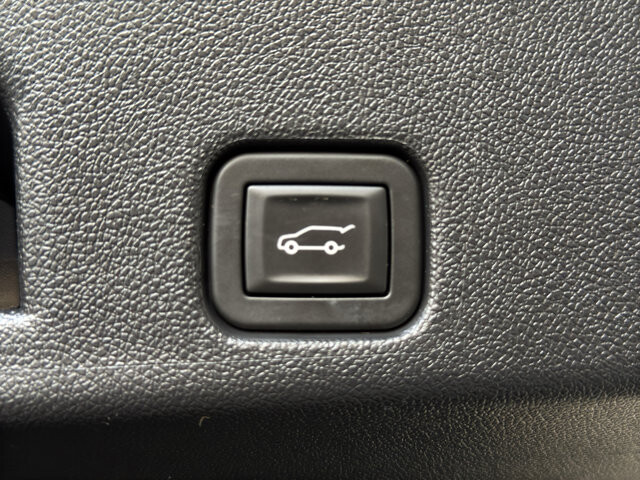 2025 Chevrolet Traverse in Burlington, WI 53105 - 18119272 25