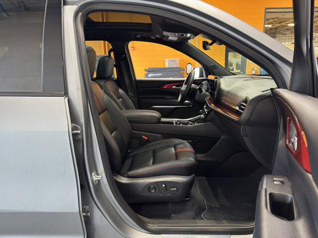 2025 Chevrolet Traverse in Burlington, WI 53105 - 18119272 22