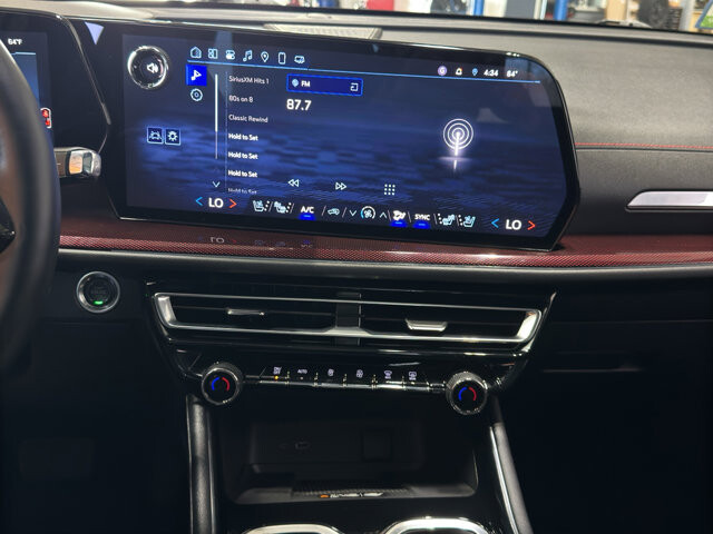 2025 Chevrolet Traverse in Burlington, WI 53105 - 18119272 33