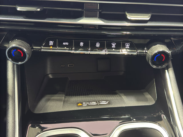 2025 Chevrolet Traverse in Burlington, WI 53105 - 18119272 36