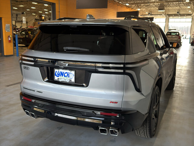 2025 Chevrolet Traverse in Burlington, WI 53105 - 18119272 5