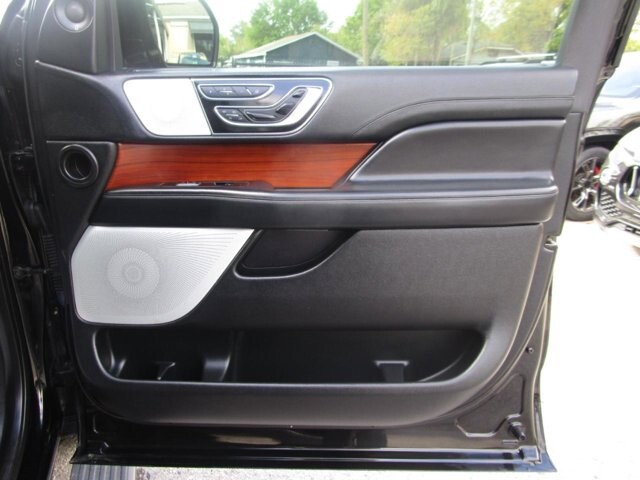 2018 Lincoln Navigator L in Tampa, FL 33604-6914 - 18119297 21