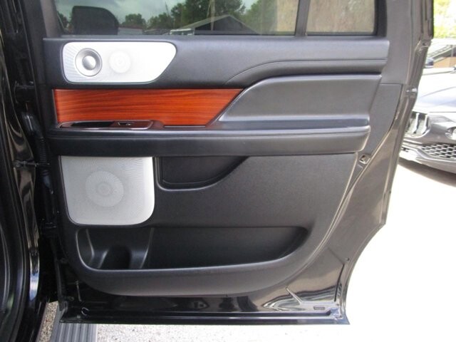 2018 Lincoln Navigator L in Tampa, FL 33604-6914 - 18119297 19