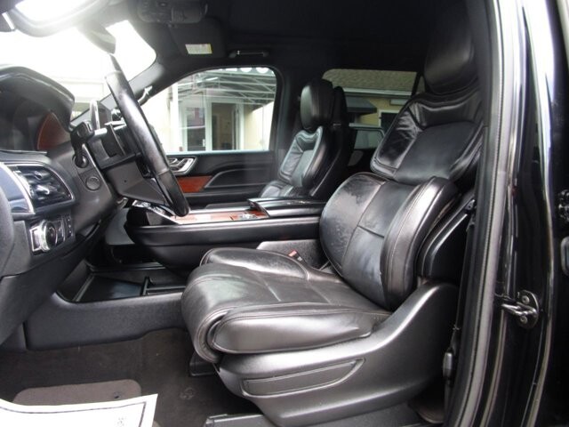 2018 Lincoln Navigator L in Tampa, FL 33604-6914 - 18119297 8